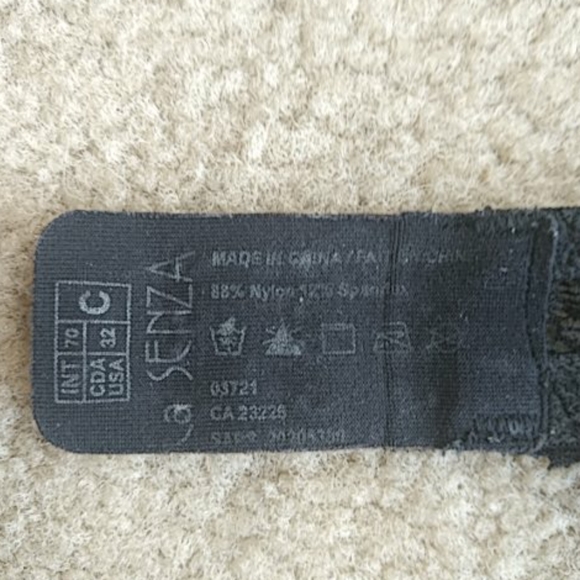 La Senza lace push-up bra - Picture 2 of 3